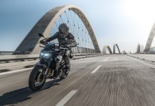Η νέα Z900 της Kawasaki προσφέρει μια μοναδική οδηγική εμπειρία