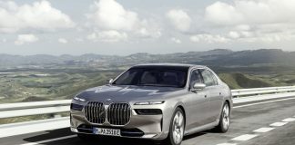 Η BMW σαρώνει τα διεθνή βραβεία με πρωταγωνιστή τη νέα iX3