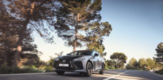 Η Lexus φέρνει το χειροκίνητο κιβώτιο στην εποχή της ηλεκτροκίνησης