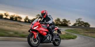 BMW F450RR: Νέα supersport με δικύλινδρο κινητήρα 420 κ.εκ. και τεχνολογία οδήγησης χωρίς συμπλέκτη